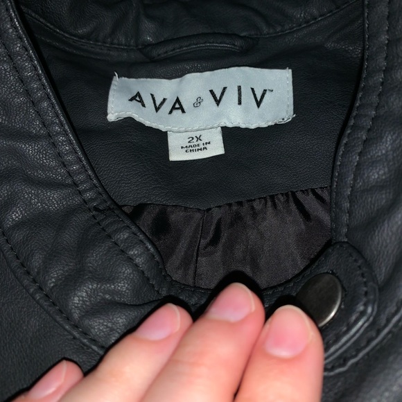 2x Jacket - Picture 3 of 7